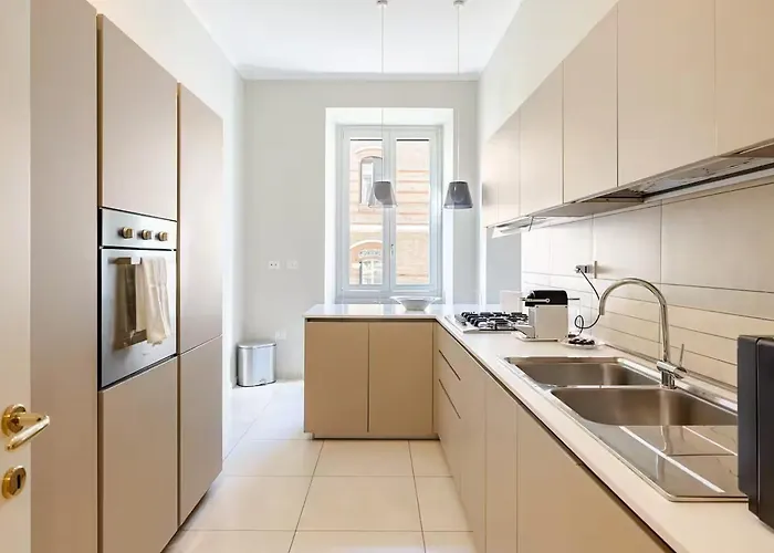 Elegante E Ampio Appartamento Nel Cuore Di Prati Appartement Rome