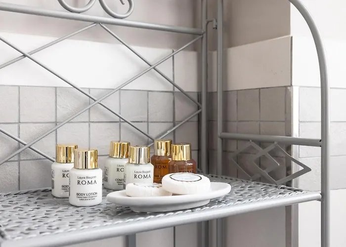 Elegante E Ampio Appartamento Nel Cuore Di Prati Apartment